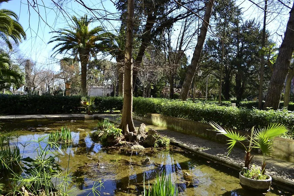 Residencia Salesiana Marti-Codolar Guest House Barcelona