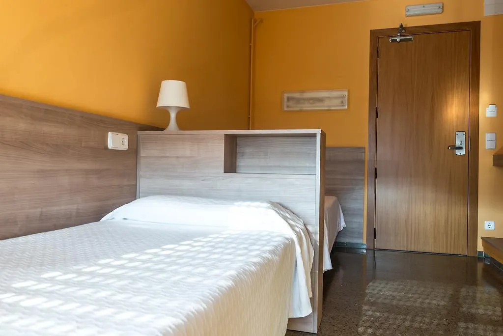 Residencia Salesiana Marti-Codolar Guest House Barcelona 2*,
