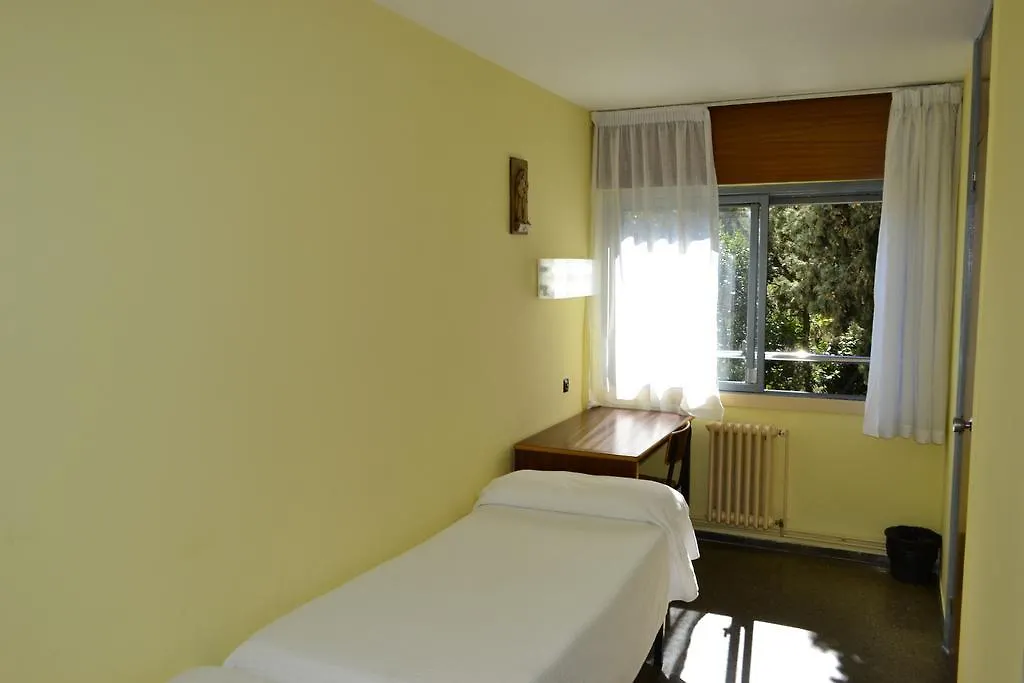 Residencia Salesiana Marti-Codolar Guest House Barcelona