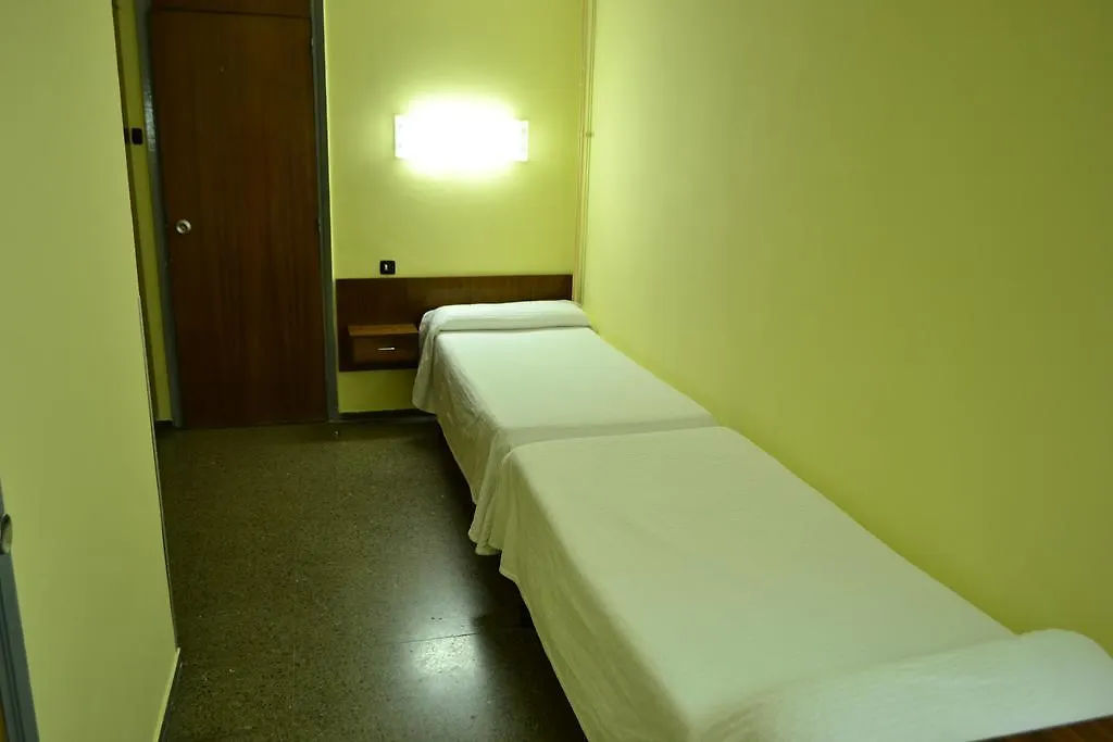 Residencia Salesiana Marti-Codolar Guest House Barcelona