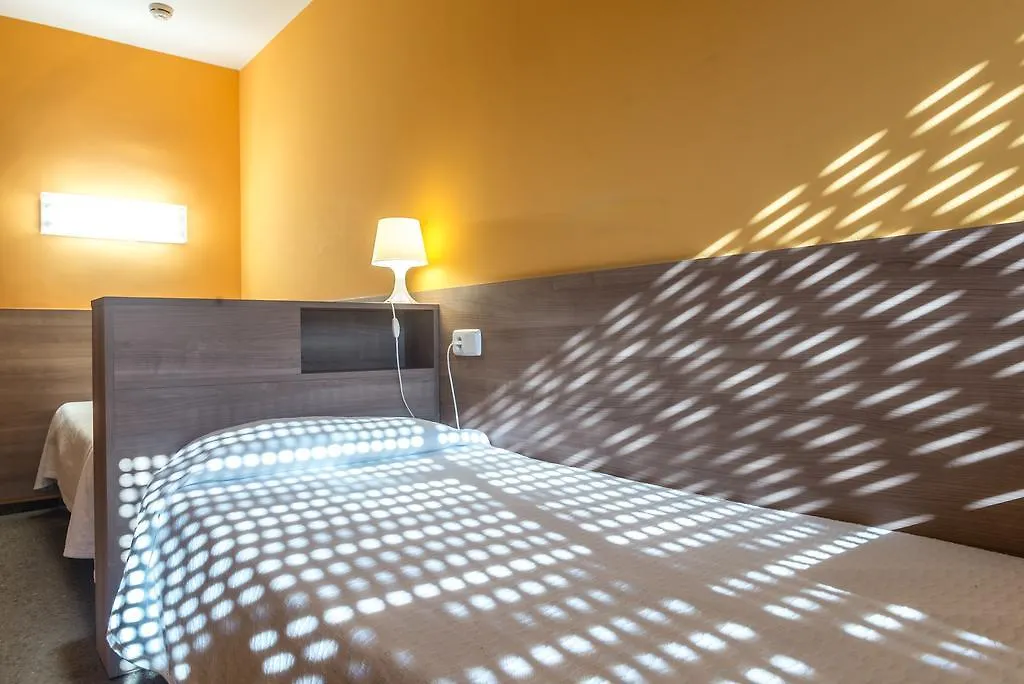 Residencia Salesiana Marti-Codolar Guest House Barcelona