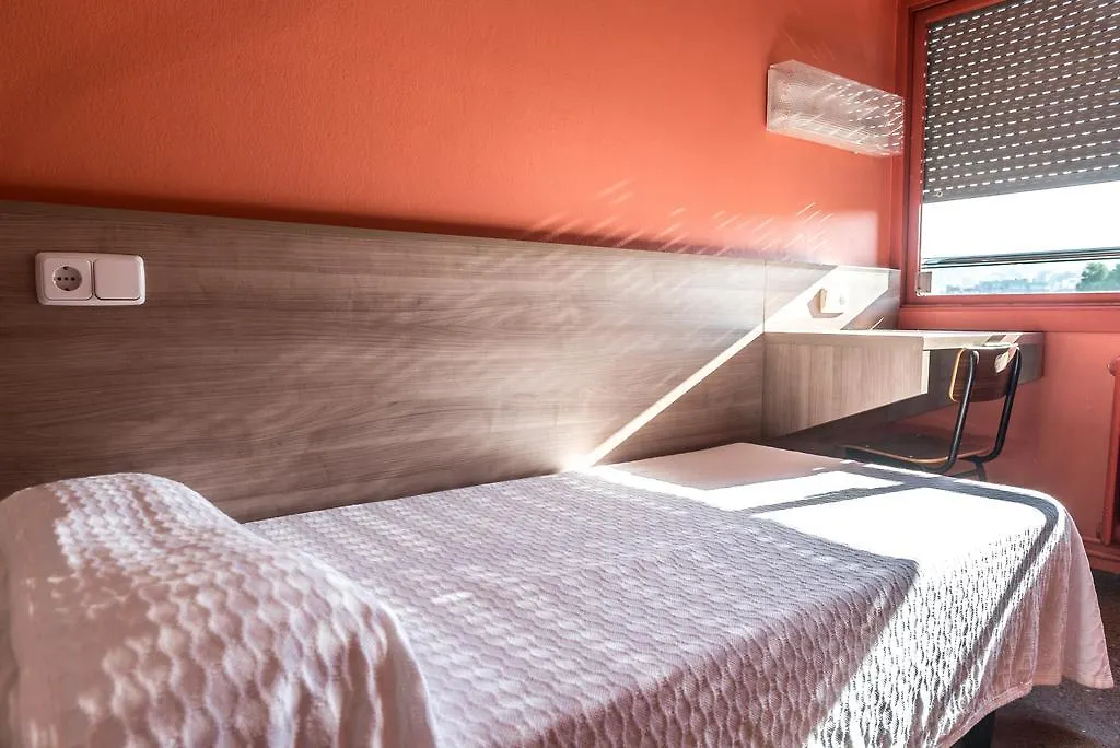 Residencia Salesiana Marti-Codolar Guest House Barcelona 2*,
