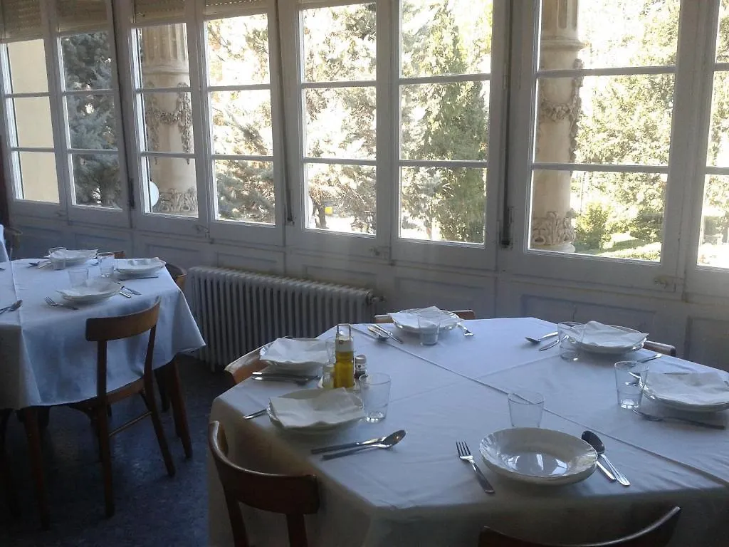 Residencia Salesiana Marti-Codolar Guest House Barcelona 2*,