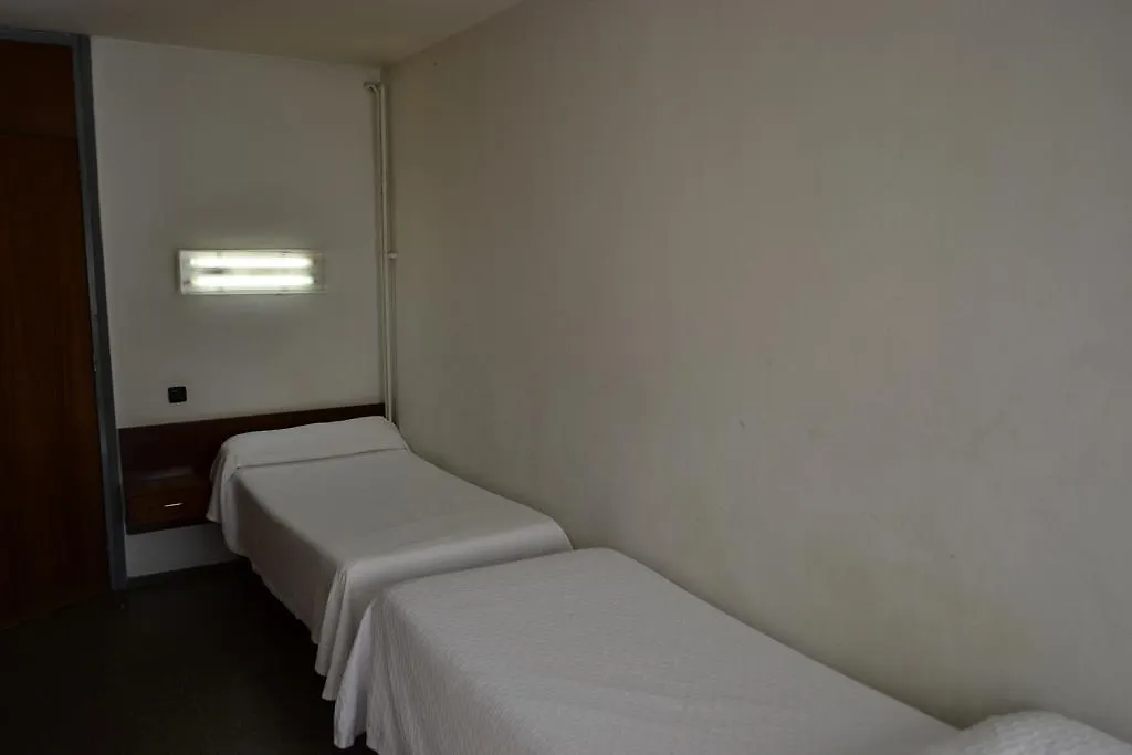 Residencia Salesiana Marti-Codolar Hostal Barcelona